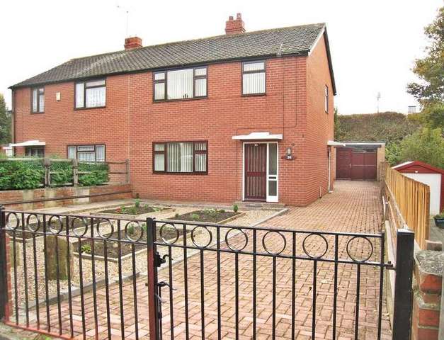  Image of 3 bedroom Semi-Detached house to rent in Diadem Drive Leeds LS14 at Leeds LS14 Leeds, LS14 6AP