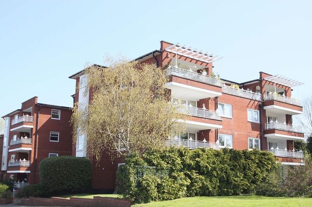 Image of 2 bedroom Flat for sale in High Road Chigwell IG7 at High Road  Chigwell, IG7 6PH