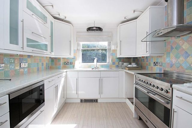  Image of 2 bedroom Flat for sale in High Road Chigwell IG7 at High Road  Chigwell, IG7 6PH