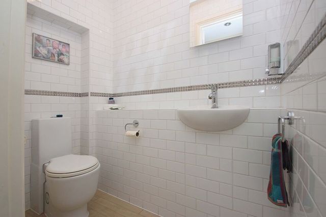  Image of 2 bedroom Flat for sale in High Road Chigwell IG7 at High Road  Chigwell, IG7 6PH