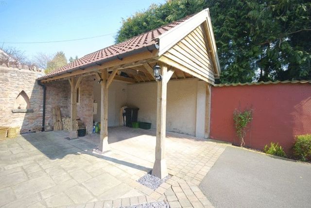  Image of 4 bedroom Detached house for sale in Back Lane Draycott Cheddar BS27 at Back Lane Draycott Cheddar, BS27 3TX