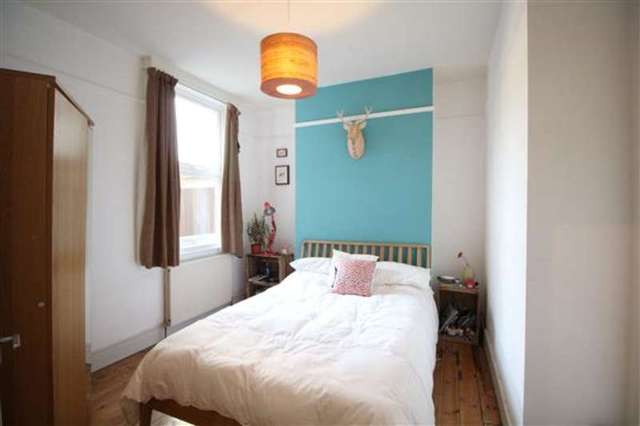  Image of 2 bedroom Flat for sale in Dumbarton Road London SW2 at Streatham Hill, SW2 5LU