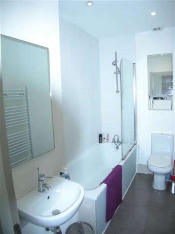  Image of 2 bedroom Flat for sale in Dumbarton Road London SW2 at Streatham Hill, SW2 5LU