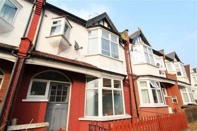  Image of 2 bedroom Flat for sale in Dumbarton Road London SW2 at Streatham Hill, SW2 5LU