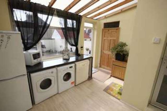  Image of 3 bedroom Terraced house for sale in Dunstable Road Luton LU4 at Dunstable Road  Luton, LU4 8BU