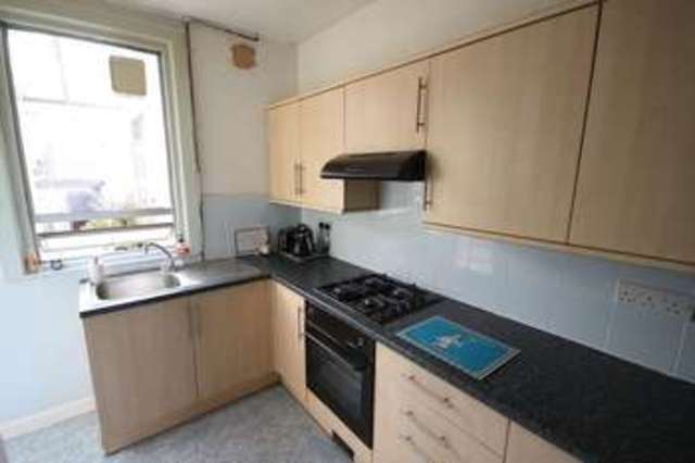  Image of 3 bedroom Terraced house for sale in Dunstable Road Luton LU4 at Dunstable Road  Luton, LU4 8BU