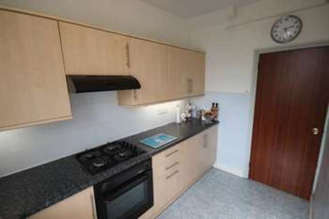  Image of 3 bedroom Terraced house for sale in Dunstable Road Luton LU4 at Dunstable Road  Luton, LU4 8BU