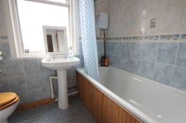  Image of 3 bedroom Terraced house for sale in Dunstable Road Luton LU4 at Dunstable Road  Luton, LU4 8BU