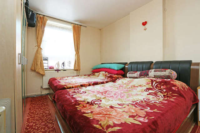  Image of 3 bedroom Flat for sale in Saltwell Street London E14 at Saltwell Street  Poplar, E14 0DH