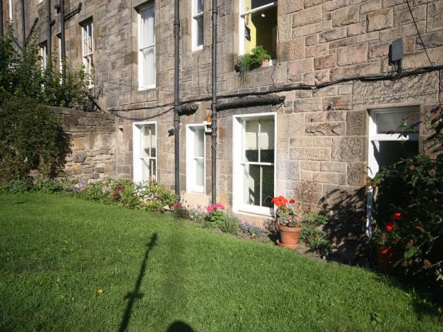  Image of 1 bedroom Detached house to rent in East London Street Edinburgh EH7 at Broughton Edinburgh Edinburgh, EH7 4BW