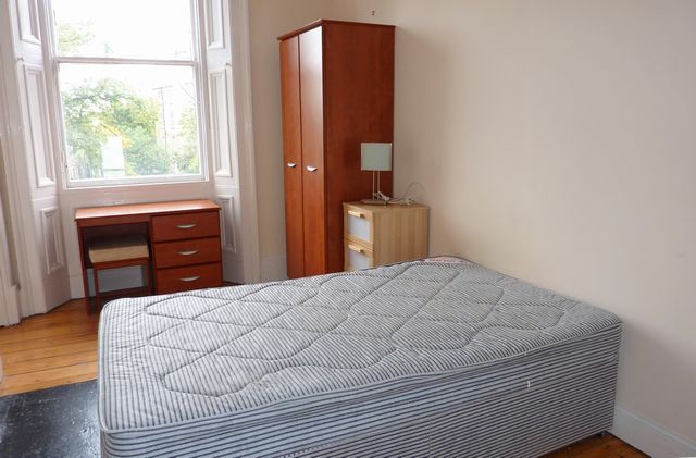  Image of 4 bedroom Flat to rent in East Preston Street Edinburgh EH8 at Newington Edinburgh Edinburgh, EH8 9QD
