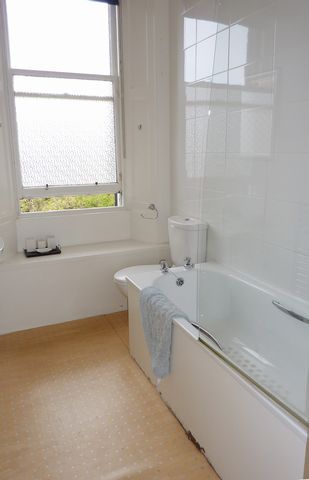  Image of 4 bedroom Flat to rent in East Preston Street Edinburgh EH8 at Newington Edinburgh Edinburgh, EH8 9QD