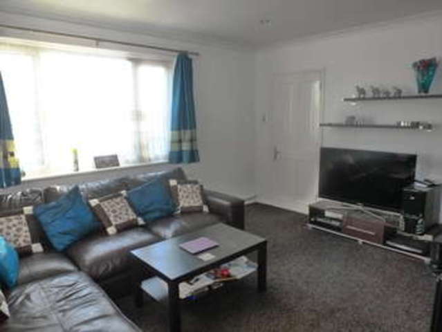  Image of 3 bedroom Semi-Detached house for sale in Edgecoombe Selsdon South Croydon CR2 at South Croydon Selsdon, CR2 8AA