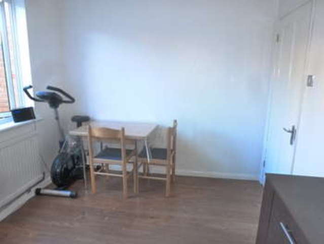  Image of 3 bedroom Semi-Detached house for sale in Edgecoombe Selsdon South Croydon CR2 at South Croydon Selsdon, CR2 8AA