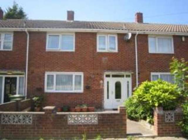  Image of 3 bedroom Terraced house for sale in Edington Road London SE2 at Abbey Wood London Lesnes Abbey, SE2 9JR