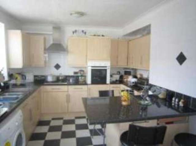 Image of 3 bedroom Terraced house for sale in Edington Road London SE2 at Abbey Wood London Lesnes Abbey, SE2 9JR