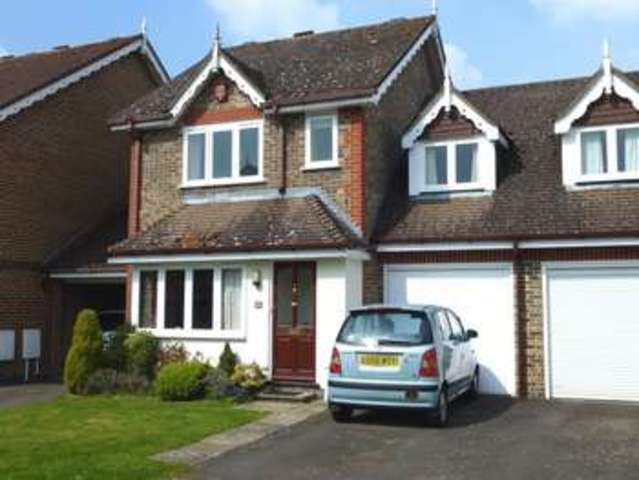  Image of 3 bedroom Detached house for sale in Middle Farm Place Effingham Leatherhead KT24 at Middle Farm Place  Leatherhead, KT24 5LA