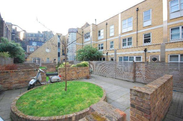  Image of 2 bedroom Flat to rent in Elizabeth Mews Kay Street London E2 at Kay street  Bethnal Green, E2 8QG