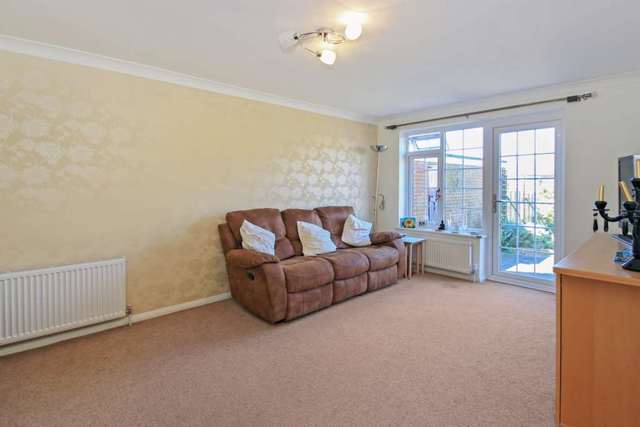  Image of 4 bedroom Detached house for sale in Elm Tree Walk Tring HP23 at Elm Tree Walk  Tring, HP23 5EL