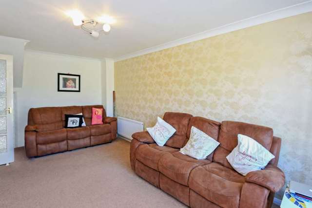  Image of 4 bedroom Detached house for sale in Elm Tree Walk Tring HP23 at Elm Tree Walk  Tring, HP23 5EL