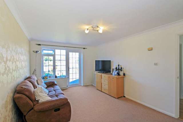  Image of 4 bedroom Detached house for sale in Elm Tree Walk Tring HP23 at Elm Tree Walk  Tring, HP23 5EL