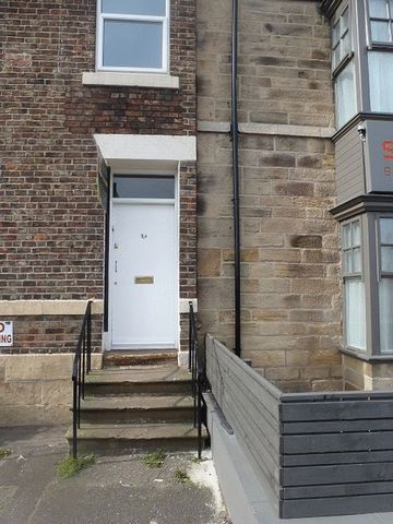  Image of 3 bedroom Flat to rent in Elswick Road Newcastle upon Tyne NE4 at Elswick Road Array Blakelaw, NE4 6JH