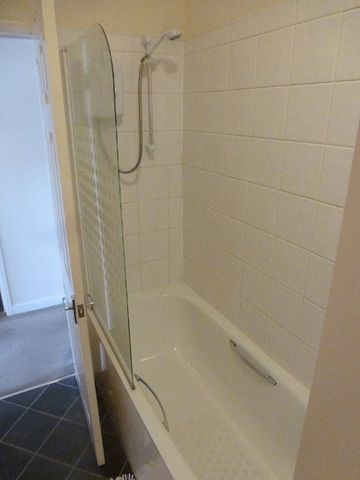  Image of 3 bedroom Flat to rent in Elswick Road Newcastle upon Tyne NE4 at Elswick Road Array Blakelaw, NE4 6JH