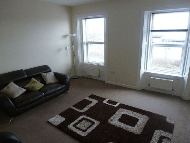  Image of 3 bedroom Flat to rent in Elswick Road Newcastle upon Tyne NE4 at Elswick Road Array Blakelaw, NE4 6JH