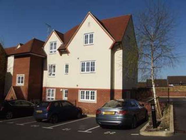  Image of 2 bedroom Flat to rent in Rectory Avenue High Wycombe HP13 at Rectory Avenue  High Wycombe, HP13 6HW