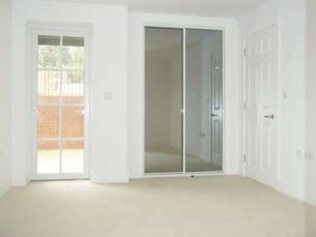  Image of 2 bedroom Flat to rent in Rectory Avenue High Wycombe HP13 at Rectory Avenue  High Wycombe, HP13 6HW