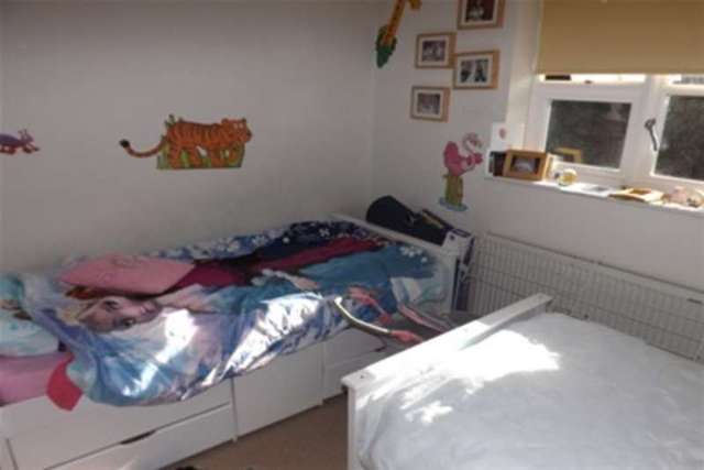  Image of 3 bedroom Terraced house to rent in St. James Close Epsom KT18 at Epsom, KT18 5EB