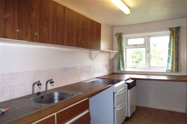  Image of 1 bedroom Flat to rent in Exton Gardens Fareham PO16 at Fareham, PO16 8EB