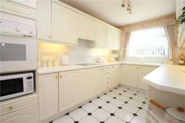  Image of 3 bedroom Detached house for sale in Fairbourne Close Horsell Woking GU21 at Woking  Knaphill, GU21 3NU