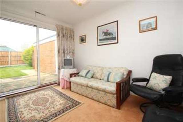  Image of 3 bedroom Detached house for sale in Fairbourne Close Horsell Woking GU21 at Woking  Knaphill, GU21 3NU