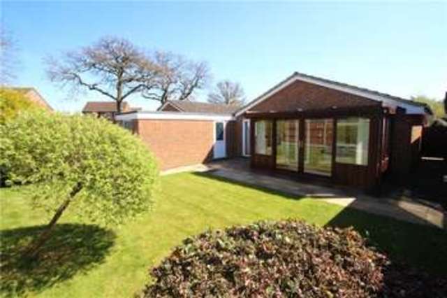  Image of 3 bedroom Detached house for sale in Fairbourne Close Horsell Woking GU21 at Woking  Knaphill, GU21 3NU