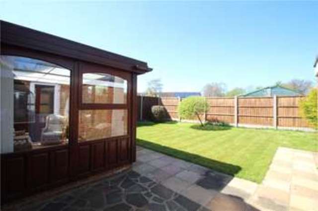  Image of 3 bedroom Detached house for sale in Fairbourne Close Horsell Woking GU21 at Woking  Knaphill, GU21 3NU