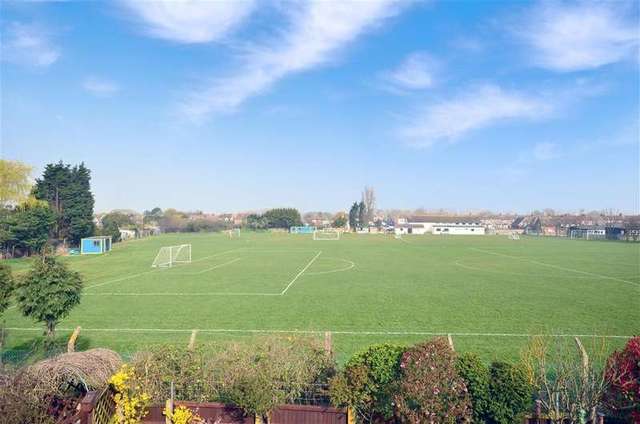  Image of 3 bedroom Bungalow for sale in Ferndale Close Minster on Sea Sheerness ME12 at Halfway Sheerness Sheerness, ME12 3HW