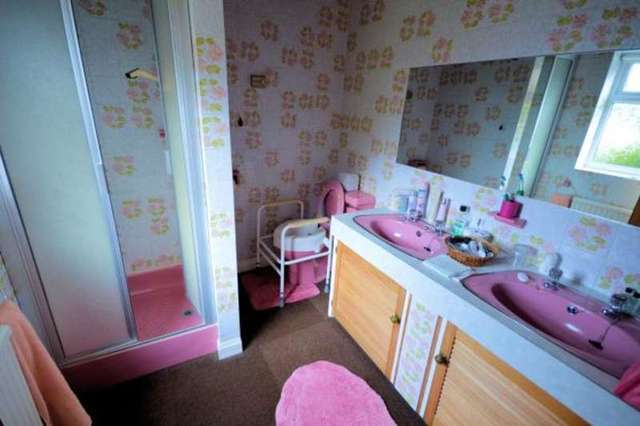  Image of 4 bedroom Detached house for sale in Field Close Road Scalby Scarborough YO13 at Field Close Road Scalby Scarborough, YO13 0QL