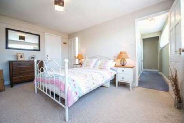  Image of 3 bedroom Detached house for sale in Finch Close Milton Keynes Village Milton Keynes MK10 at Finch Close Milton Keynes Village Milton Keynes, MK10 9AE