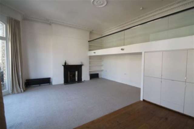  Image of 2 bedroom Flat to rent in First Avenue Hove BN3 at Hove, BN3 2FE