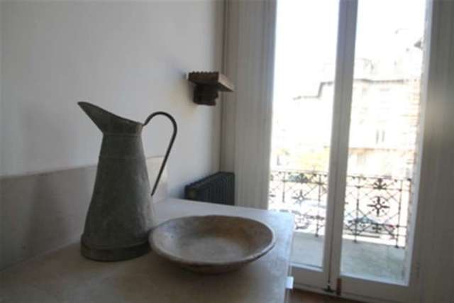  Image of 2 bedroom Flat to rent in First Avenue Hove BN3 at Hove, BN3 2FE