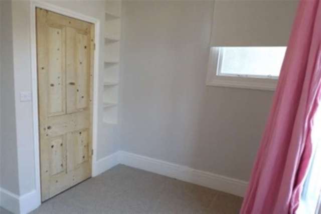  Image of 2 bedroom Flat to rent in First Avenue Hove BN3 at Hove, BN3 2FE