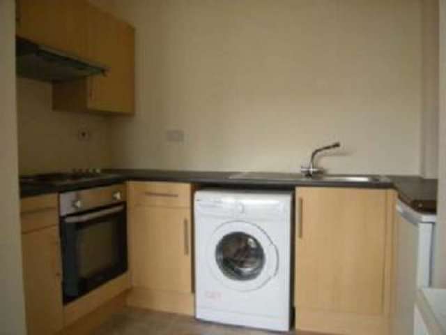  Image of 1 bedroom Ground Flat to rent in Boulevard Hull HU3 at Boulevard  Hull, HU3 3EQ