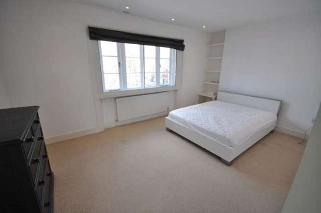  Image of 2 bedroom Flat to rent in Chiswick High Road London W4 at Chiswick High Road  Chiswick, W4 2ND