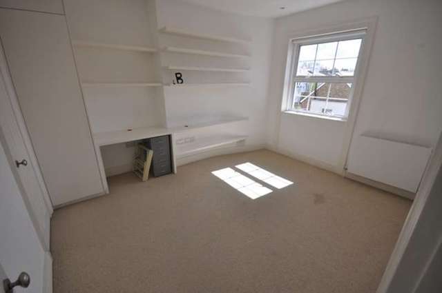  Image of 2 bedroom Flat to rent in Chiswick High Road London W4 at Chiswick High Road  Chiswick, W4 2ND