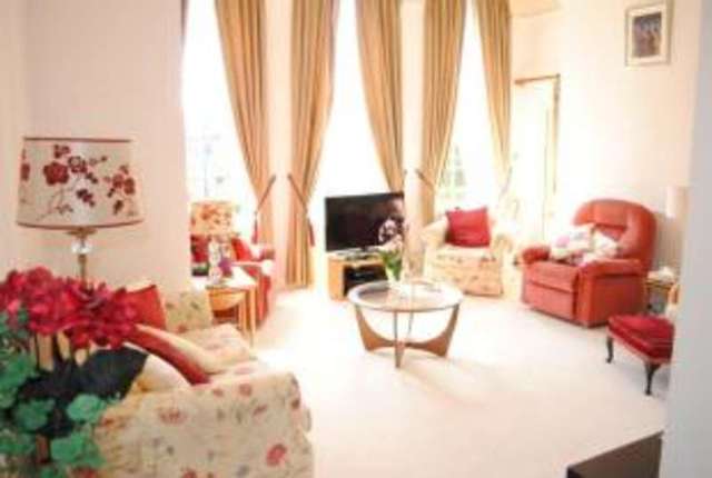  Image of 2 bedroom Flat for sale in Florence Way Knaphill Woking GU21 at Florence Way Knaphill Knaphill, GU21 2TW