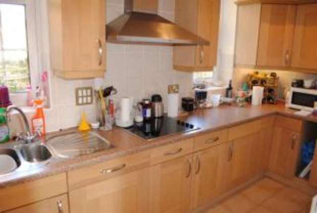 Image of 2 bedroom Flat for sale in Florence Way Knaphill Woking GU21 at Florence Way Knaphill Knaphill, GU21 2TW