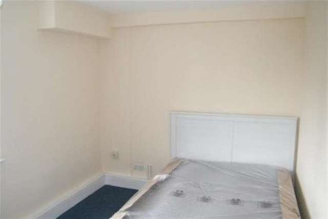  Image of 2 bedroom Property to rent in Forest Road East Nottingham NG1 at Nottingham, NG1 4HJ