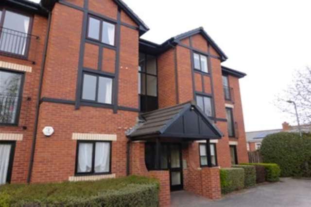  Image of 1 bedroom Flat to rent in Forest Drive Harborne Birmingham B17 at Birmingham, B17 9HW