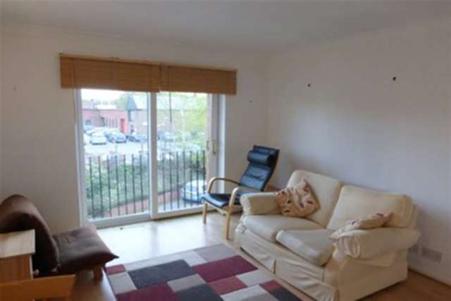  Image of 1 bedroom Flat to rent in Forest Drive Harborne Birmingham B17 at Birmingham, B17 9HW
